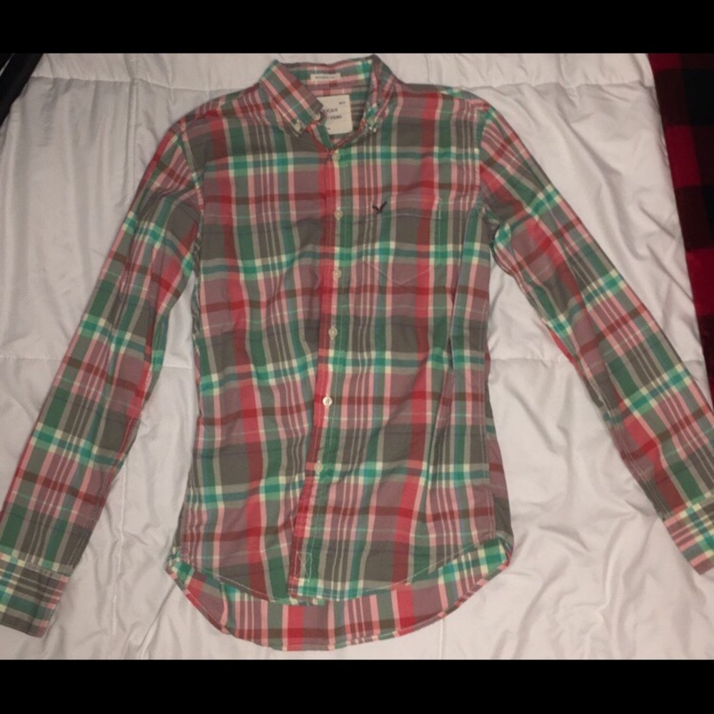 Men’s American Eagle button down shirt